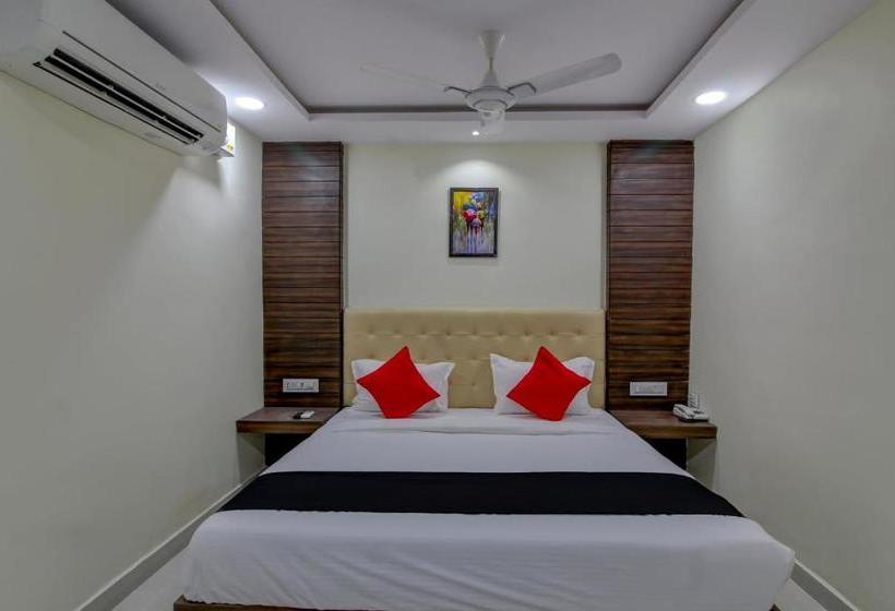 Hotel Capital O 49632 Mkr Regency