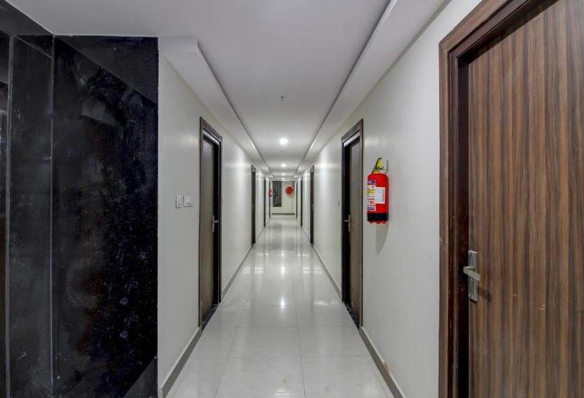 Hotel Capital O 49632 Mkr Regency