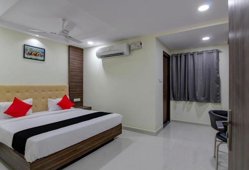 Hotel Capital O 49632 Mkr Regency