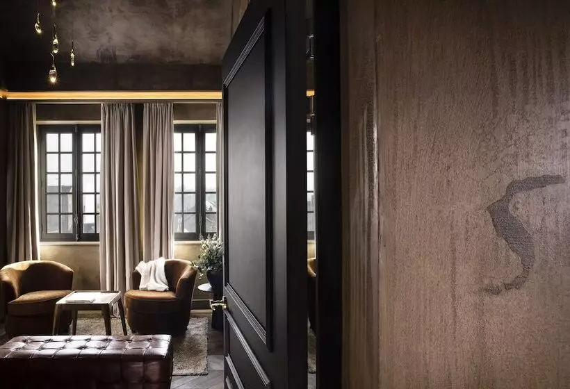 Hotelli Hôtel Saint Delis   La Maison Du Peintre   Relais & Châteaux