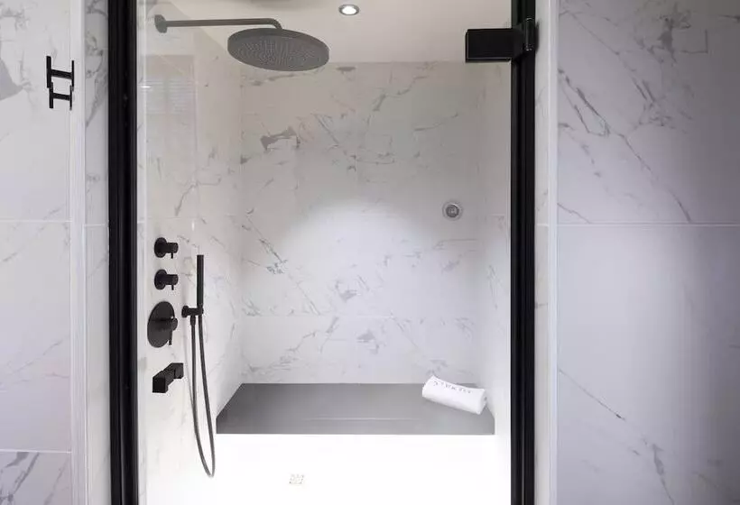 Hotelli Hôtel Saint Delis   La Maison Du Peintre   Relais & Châteaux