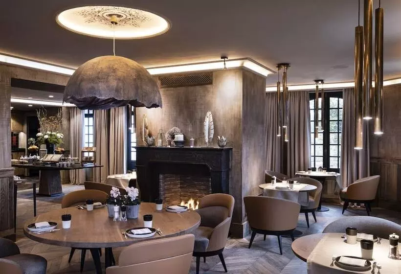 Hotelli Hôtel Saint Delis   La Maison Du Peintre   Relais & Châteaux