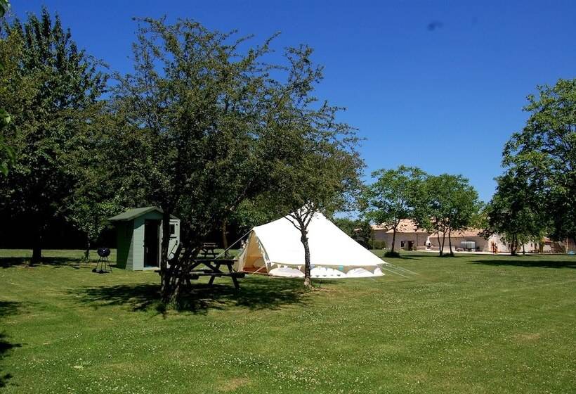בית מלון כפרי Camping La Forêt De Tessé