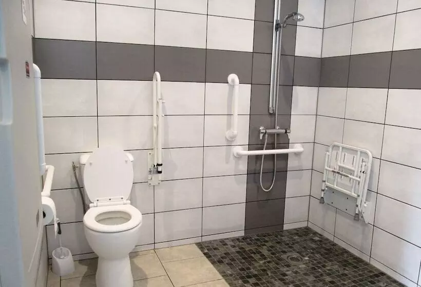 Hotelli Camping La Forêt De Tessé