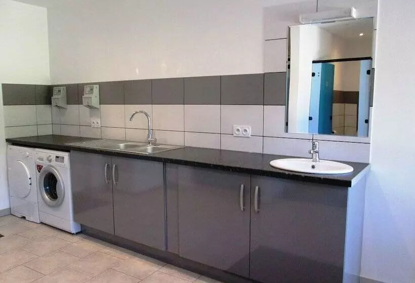 Hotelli Camping La Forêt De Tessé