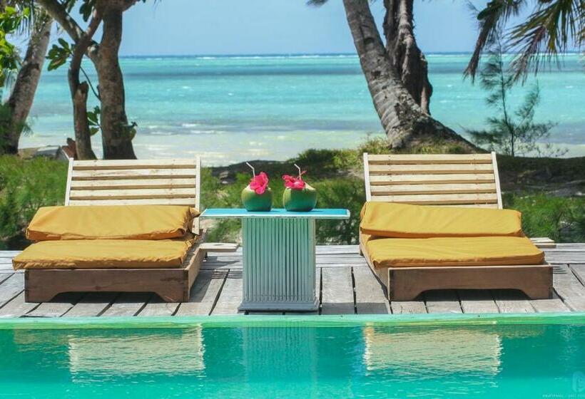 هتل Club Paradise