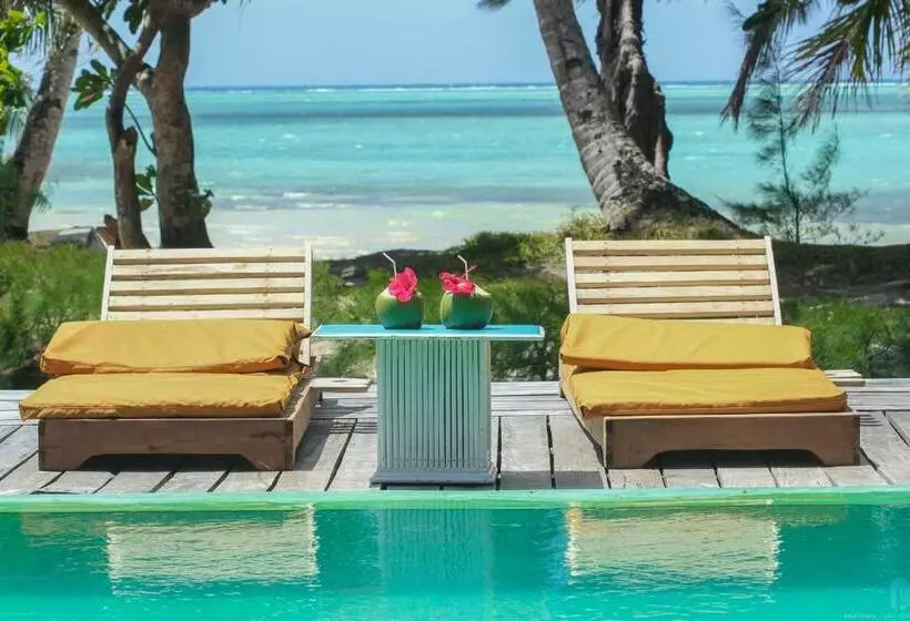 هتل Club Paradise