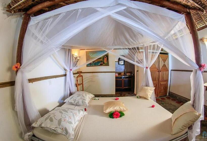 هتل Club Paradise