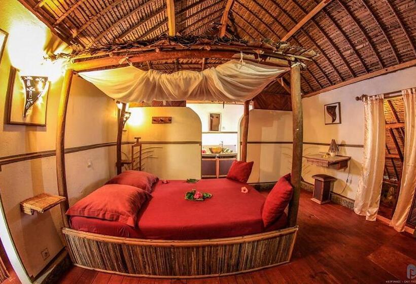 هتل Club Paradise