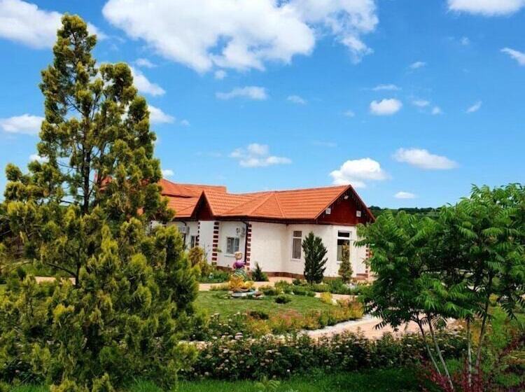 בית מלון כפרי Eco Estate Golden Key