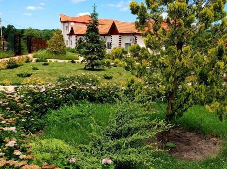 בית מלון כפרי Eco Estate Golden Key