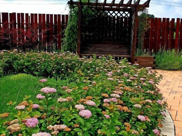 בית מלון כפרי Eco Estate Golden Key