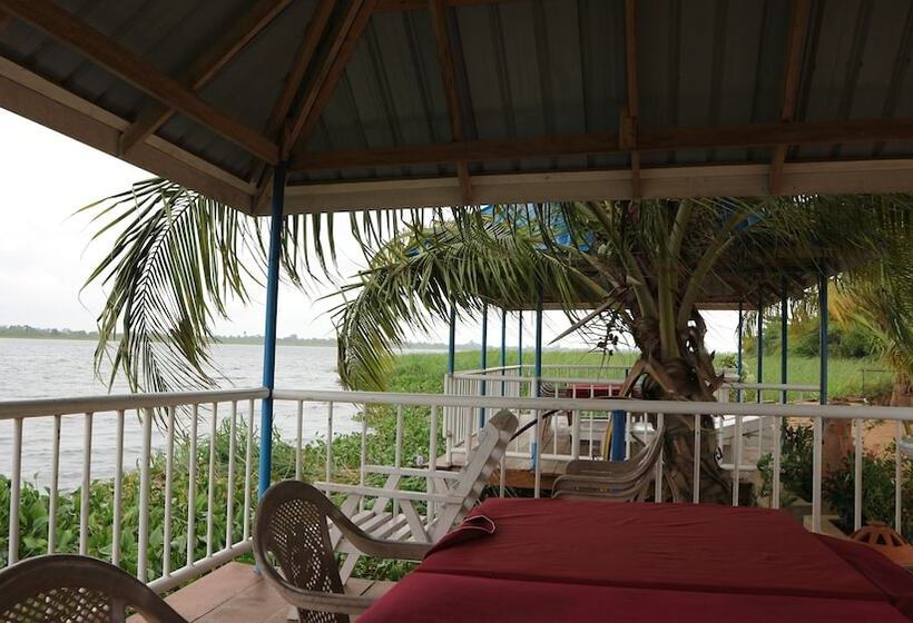 فندق Waterfront Paradise Resort