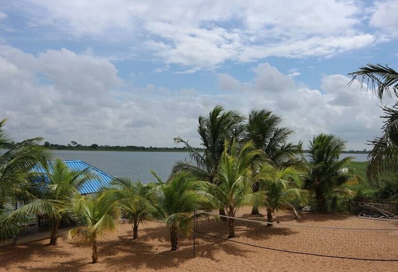 فندق Waterfront Paradise Resort