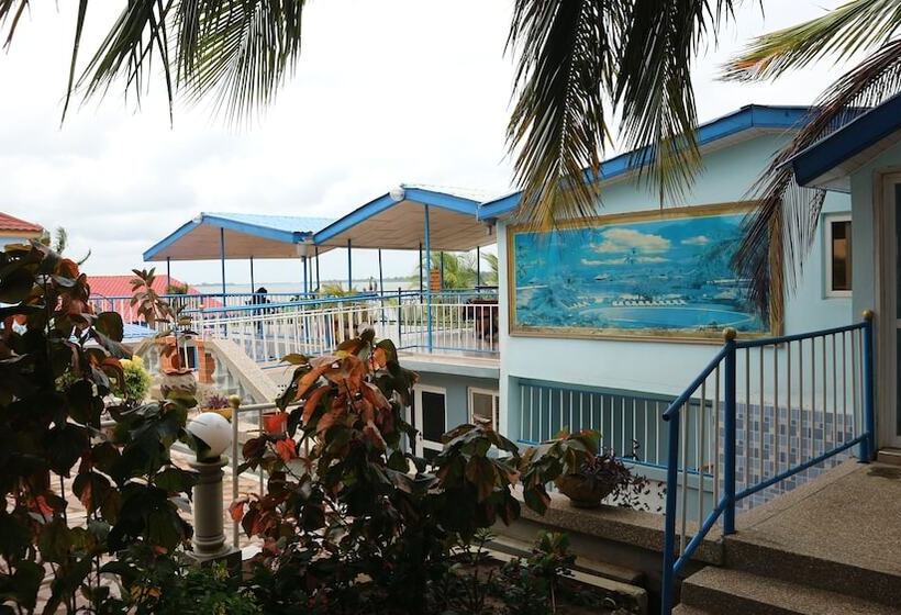 فندق Waterfront Paradise Resort