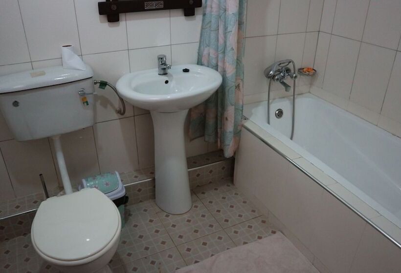 فندق Waterfront Paradise Resort