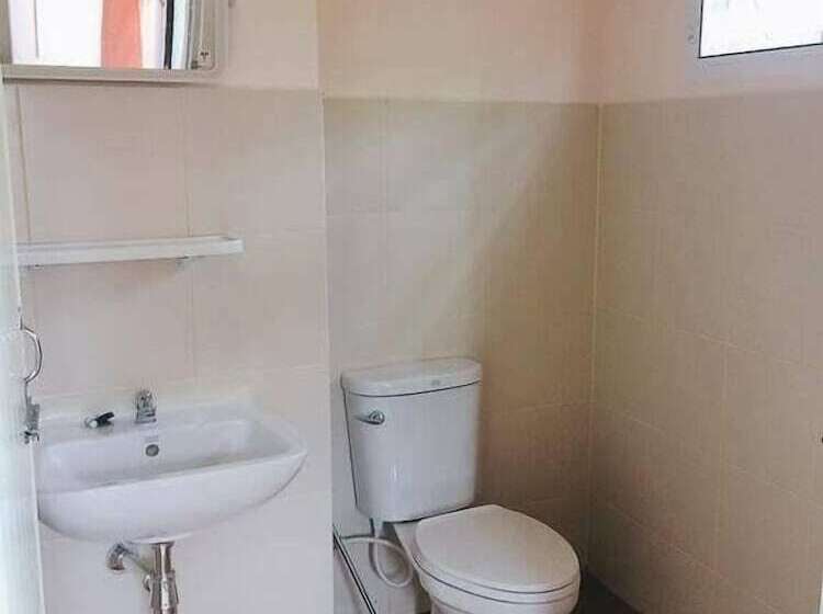 Отель Wattanakham Serviced Apartment