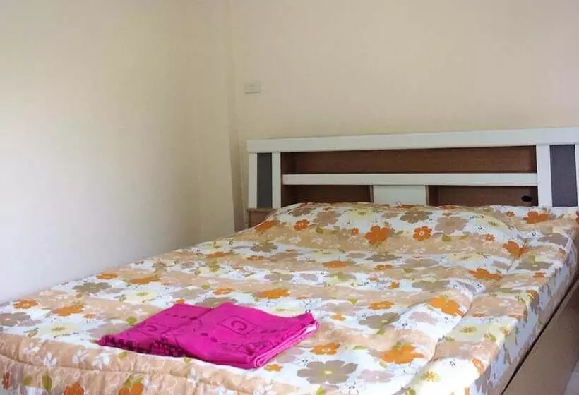 Hotelli Wattanakham Serviced Apartment