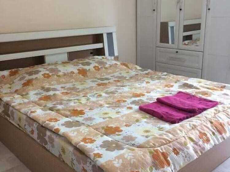 Отель Wattanakham Serviced Apartment