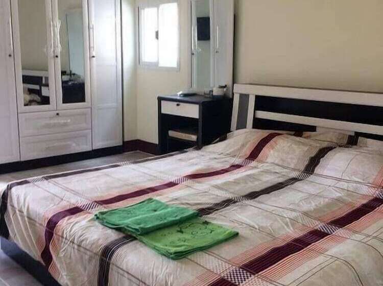 Отель Wattanakham Serviced Apartment