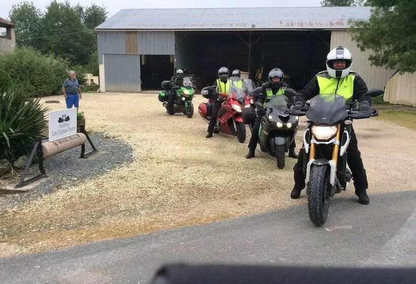 Aamiaismajoitus (B&B) Les Cygnes Noirs