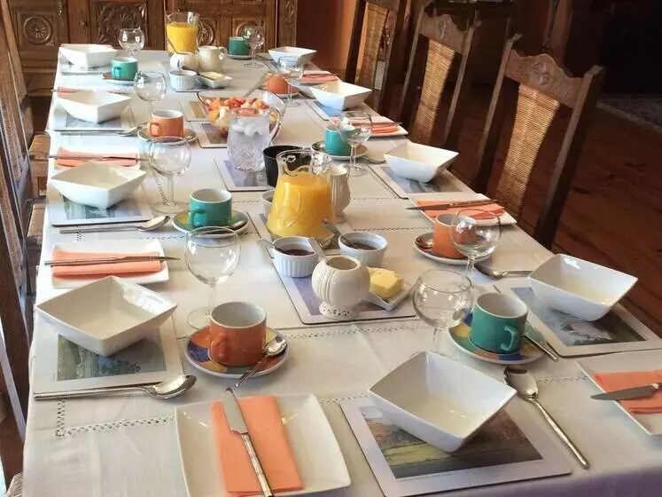 Aamiaismajoitus (B&B) Les Cygnes Noirs