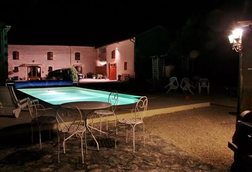 Aamiaismajoitus (B&B) Les Cygnes Noirs