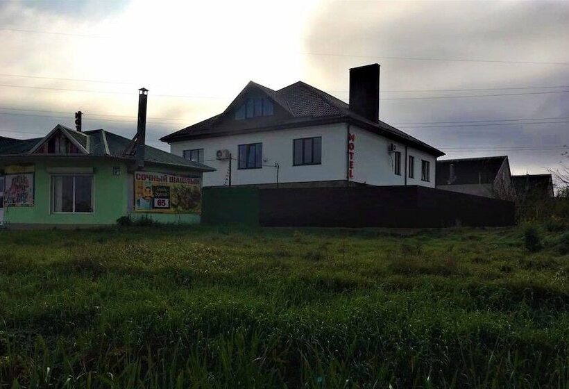 Bed and Breakfast Guesthouse On Rodnikovaya 9