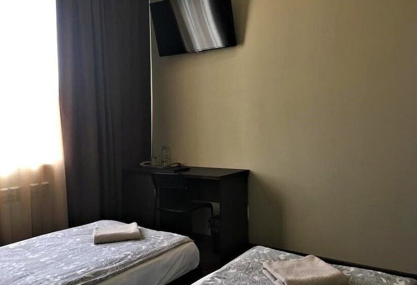 Bed and Breakfast Guesthouse On Rodnikovaya 9