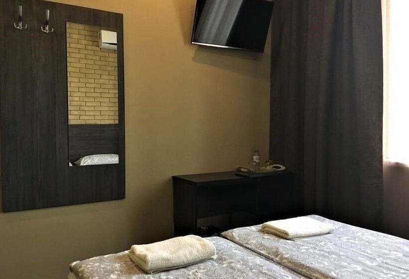 Bed and Breakfast Guesthouse On Rodnikovaya 9