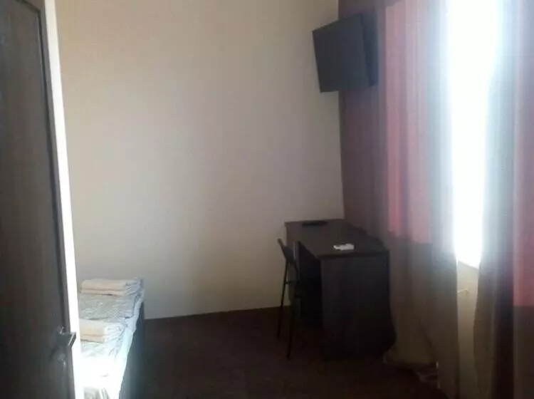 Aamiaismajoitus (B&B) Guesthouse On Rodnikovaya 9