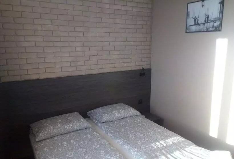 Aamiaismajoitus (B&B) Guesthouse On Rodnikovaya 9