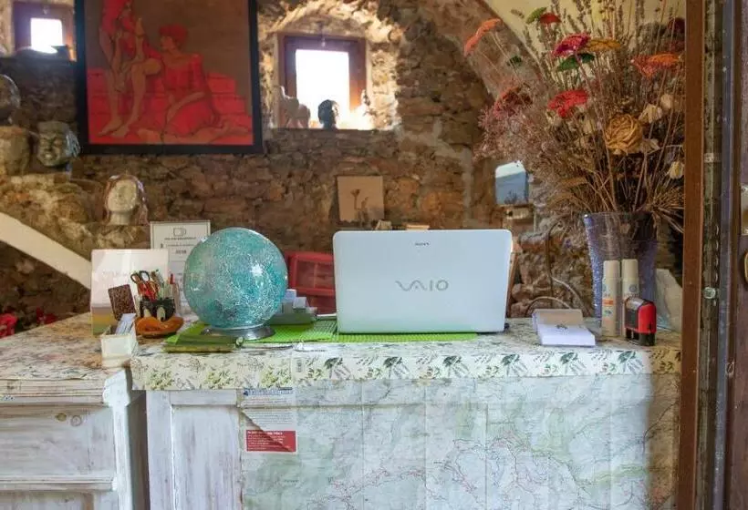 Hostelli Le Petit Chateau