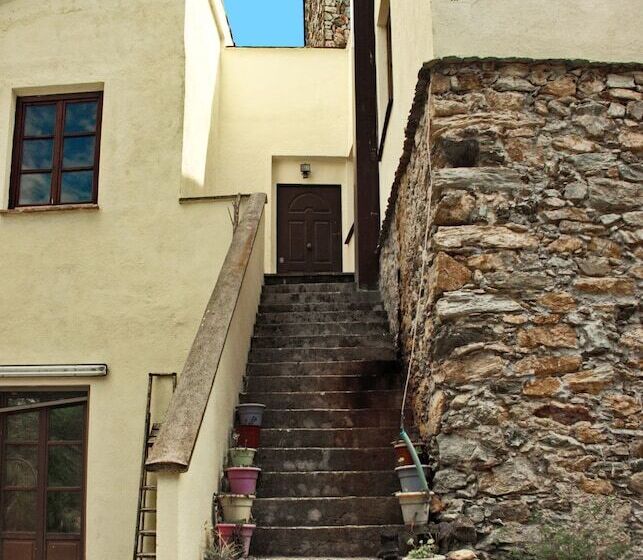 簡易ホテル Le Petit Chateau