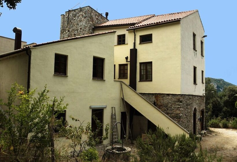 簡易ホテル Le Petit Chateau