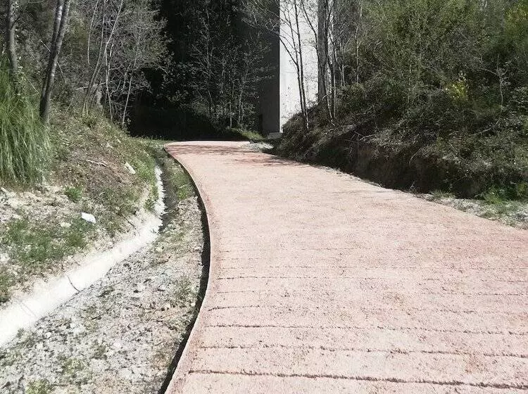 Hostelli Le Petit Chateau