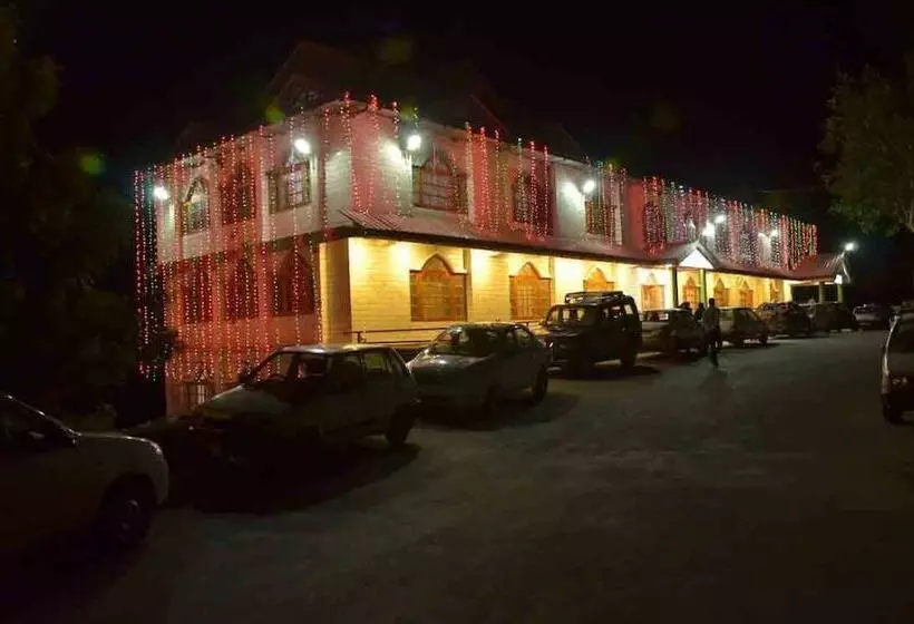 Hotelli Atul Regency