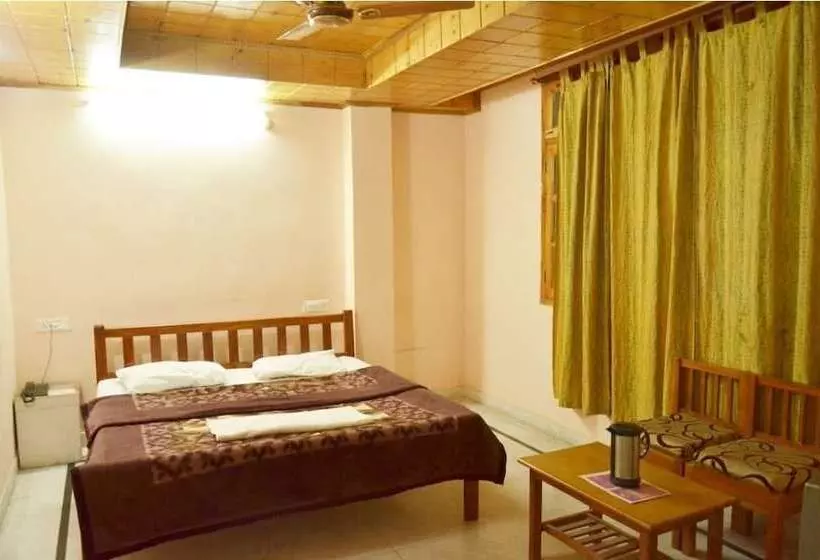 Hotelli Atul Regency