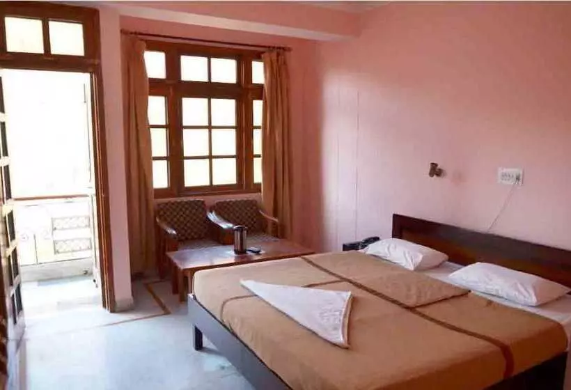 Hotelli Atul Regency