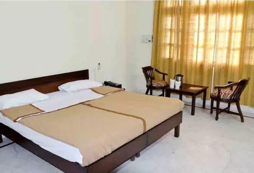 Hotelli Atul Regency