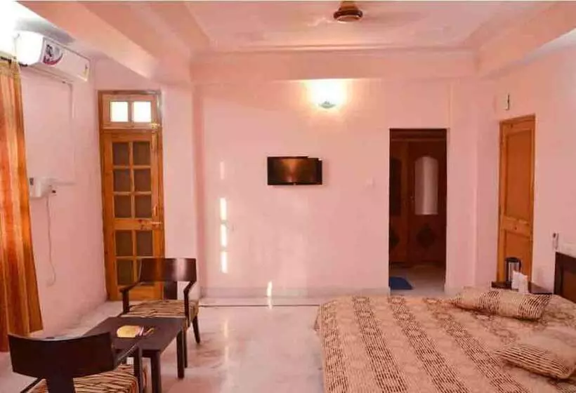 Hotelli Atul Regency