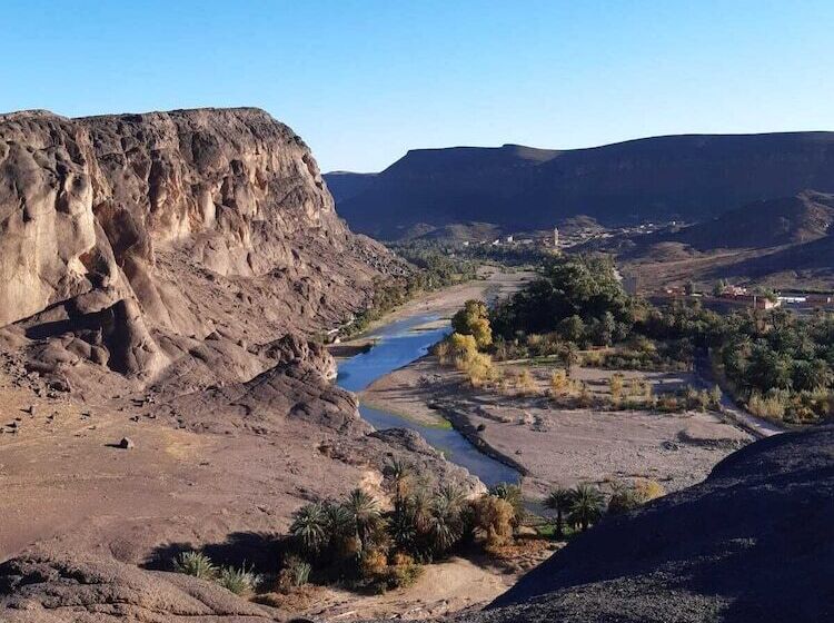 ホテル Auberge Restaurant Tissili  Oasis De Fint