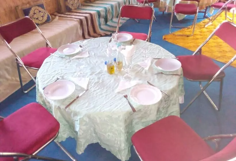 Hotelli Auberge Restaurant Tissili  Oasis De Fint