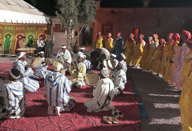 ホテル Auberge Restaurant Tissili  Oasis De Fint