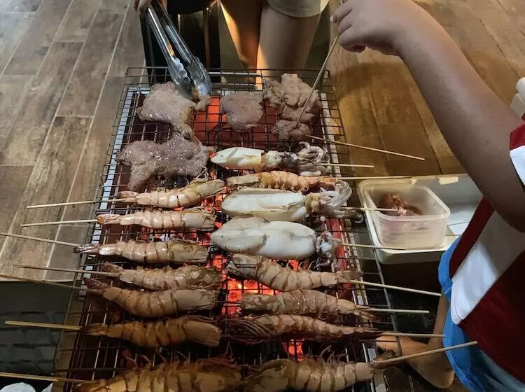 Hotelli Bangpakong Boat Club