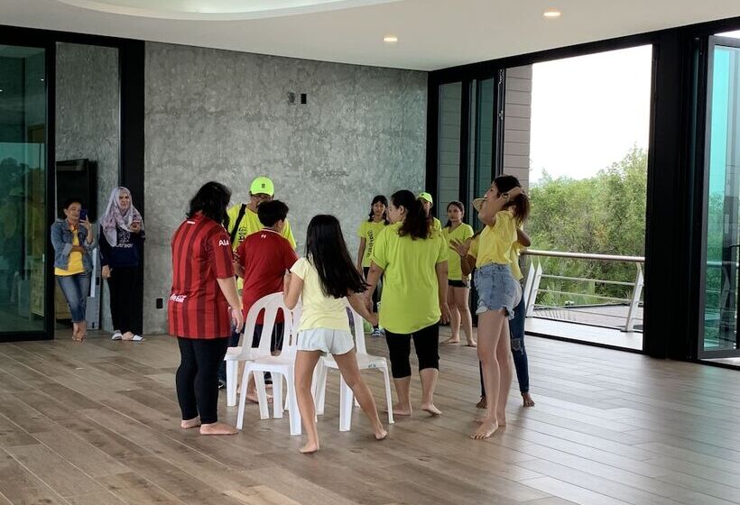 בית מלון כפרי Bangpakong Boat Club