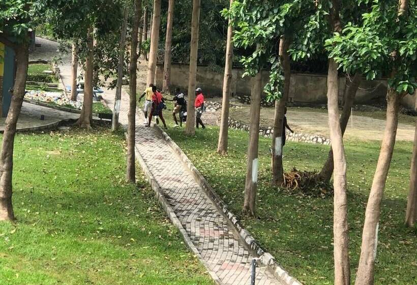 בית מלון כפרי Grand Eco Cabanas