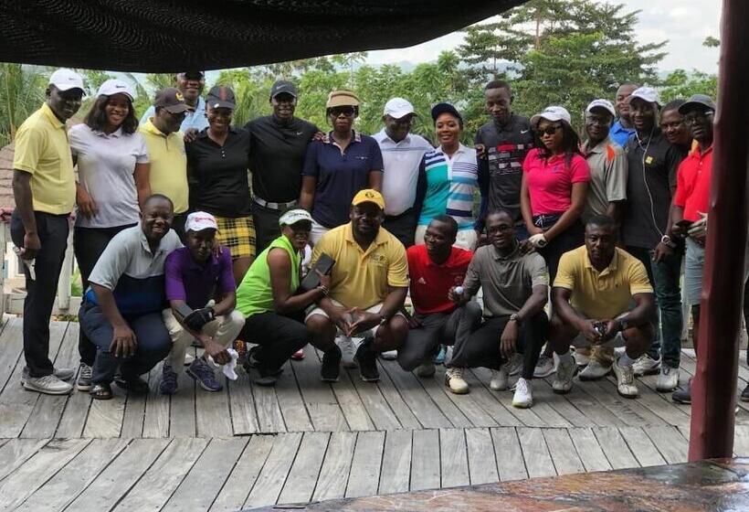 בית מלון כפרי Grand Eco Cabanas