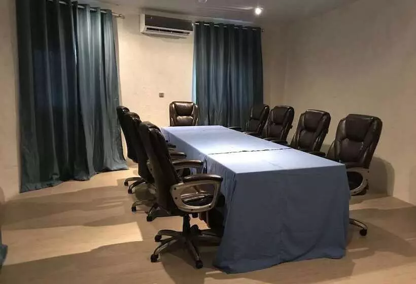 Hotelli Grand Eco Cabanas