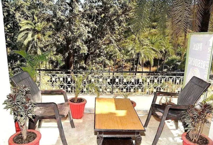 Hotelli Eminence   Palm Residency